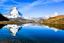 Laden Sie das Bild in den Galerie-Viewer, Fototapete Riffelsee Zermatt
