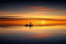 Laden Sie das Bild in den Galerie-Viewer, Fototapete Romantischer Sonnenuntergang auf dem Meer