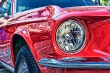 Laden Sie das Bild in den Galerie-Viewer, Fototapete Roter Oldtimer