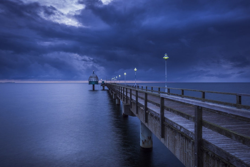 Fototapete Seebrücke bei Nacht