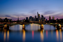 Laden Sie das Bild in den Galerie-Viewer, Fototapete Skyline in romantischer Stimmung