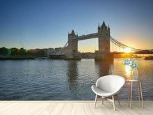 Laden Sie das Bild in den Galerie-Viewer, Fototapete Tower Bridge im Sonnenuntergang