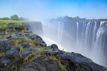 Laden Sie das Bild in den Galerie-Viewer, Fototapete Über dem Wasserfall