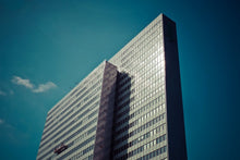 Laden Sie das Bild in den Galerie-Viewer, Fototapete Urbane Architektur