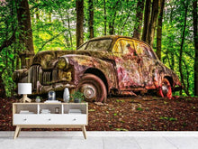 Laden Sie das Bild in den Galerie-Viewer, Fototapete Verlassener Oldtimer