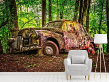 Laden Sie das Bild in den Galerie-Viewer, Fototapete Verlassener Oldtimer