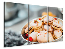Laden Sie das Bild in den Galerie-Viewer, Leinwandbild 3-teilig Eine Schale Macarons