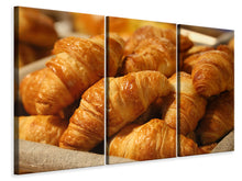 Laden Sie das Bild in den Galerie-Viewer, Leinwandbild 3-teilig Frische Croissants
