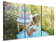 Laden Sie das Bild in den Galerie-Viewer, Leinwandbild 3-teilig Spielende Prinzessin