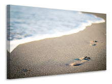 Laden Sie das Bild in den Galerie-Viewer, Leinwandbild Fussspuren im Sand am Strand