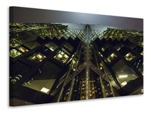 Laden Sie das Bild in den Galerie-Viewer, Leinwandbild Imposante Architektur in der Nacht