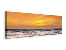 Laden Sie das Bild in den Galerie-Viewer, Leinwandbild Panorama See mit Sonnenuntergang