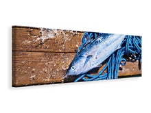 Laden Sie das Bild in den Galerie-Viewer, Leinwandbild Panorama Frisch gefangener Fisch