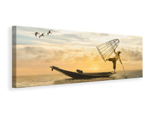 Laden Sie das Bild in den Galerie-Viewer, Leinwandbild Panorama Kunstvoller Fischer